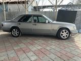Mercedes-Benz E 320 1992 года за 1 850 000 тг. в Алматы – фото 4