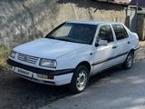 Volkswagen Vento 1993 года за 680 000 тг. в Шымкент – фото 2