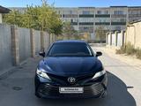 Toyota Camry 2019 года за 13 600 000 тг. в Жанаозен – фото 5