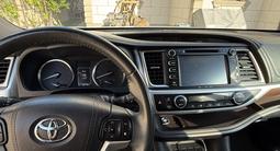 Toyota Highlander 2016 года за 10 000 000 тг. в Актау – фото 2
