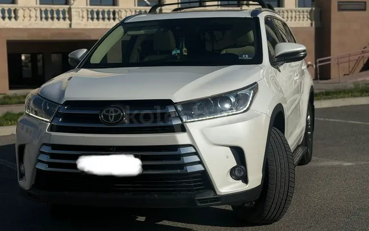 Toyota Highlander 2017 годаүшін12 800 000 тг. в Атырау