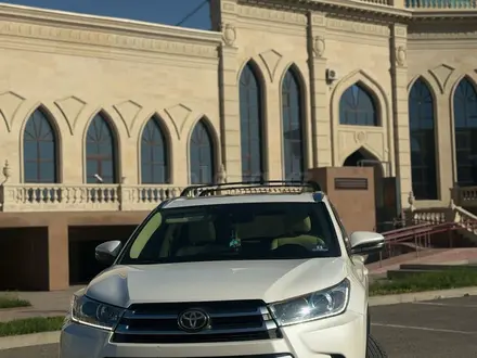 Toyota Highlander 2017 года за 12 800 000 тг. в Атырау – фото 3