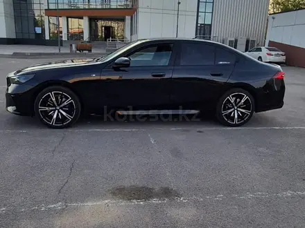 BMW 530 2025 года за 32 000 000 тг. в Алматы – фото 3