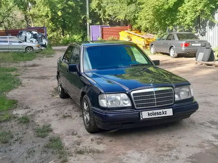 Mercedes-Benz E 280 1994 года за 1 680 000 тг. в Астана – фото 8