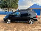 SEAT Alhambra 2002 года за 2 000 000 тг. в Уральск – фото 4