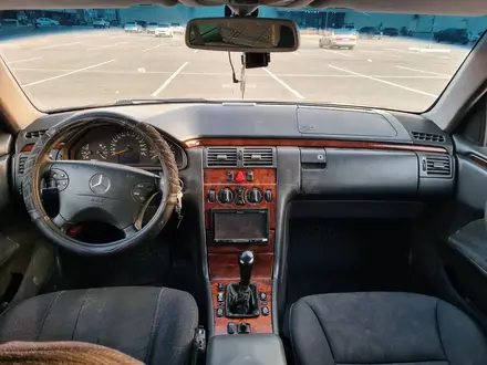 Mercedes-Benz E 280 1999 года за 2 200 000 тг. в Караганда – фото 7