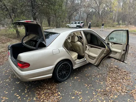 Mercedes-Benz E 430 2001 года за 5 800 000 тг. в Алматы – фото 20