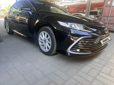 Toyota Camry 2022 годаүшін15 800 000 тг. в Семей – фото 4