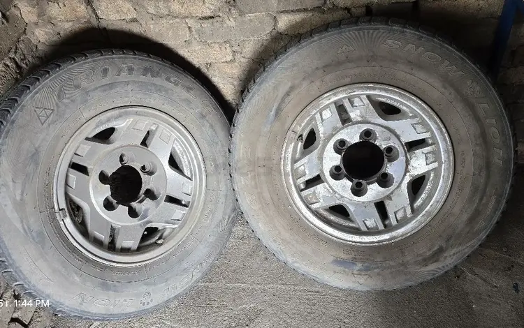 Диски с зимней резиной за 110 000 тг. в Алматы