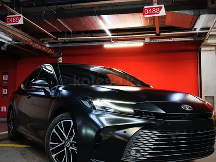Toyota Camry 2025 года за 21 800 000 тг. в Алматы
