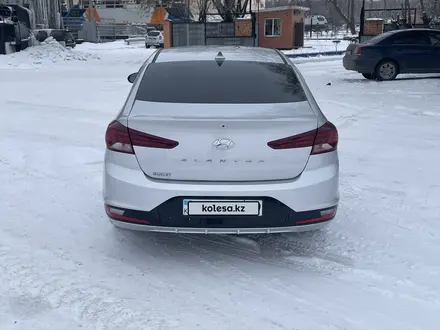 Hyundai Elantra 2018 года за 8 900 000 тг. в Караганда – фото 4