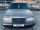 Mercedes-Benz E 220 1994 года за 2 700 000 тг. в Шымкент