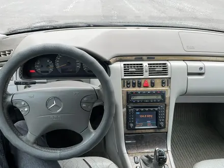 Mercedes-Benz E 240 2000 года за 3 900 000 тг. в Караганда – фото 11