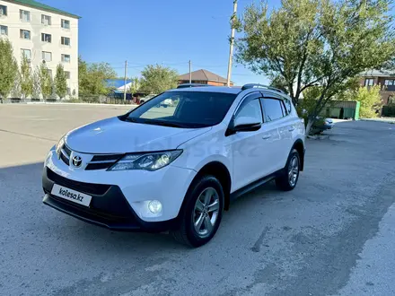 Toyota RAV4 2015 года за 9 300 000 тг. в Актобе – фото 17