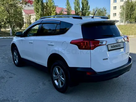 Toyota RAV4 2015 года за 9 300 000 тг. в Актобе – фото 12