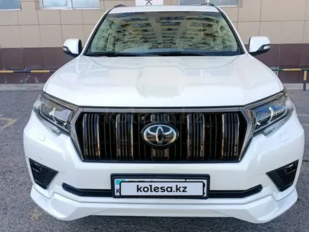 Toyota Land Cruiser Prado 2022 года за 31 000 000 тг. в Актау