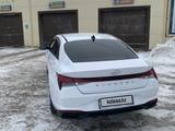 Hyundai Elantra 2022 года за 9 200 000 тг. в Уральск – фото 2