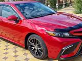 Toyota Camry 2022 года за 16 800 000 тг. в Атырау – фото 3