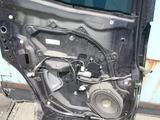 Стекло задней левой двери Мазда сх 7 Mazda cx7. ОРИГИНАЛ. В Астане. за 20 000 тг. в Астана – фото 2