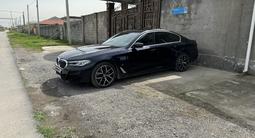 BMW 530 2022 года за 29 000 000 тг. в Алматы – фото 3