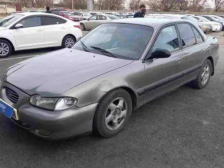 Hyundai Sonata, 1998