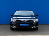 Toyota Camry 2017 года за 10 260 000 тг. в Алматы – фото 2