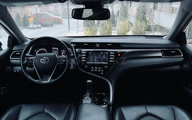 Toyota Camry 2018 годаүшін11 500 000 тг. в Актобе