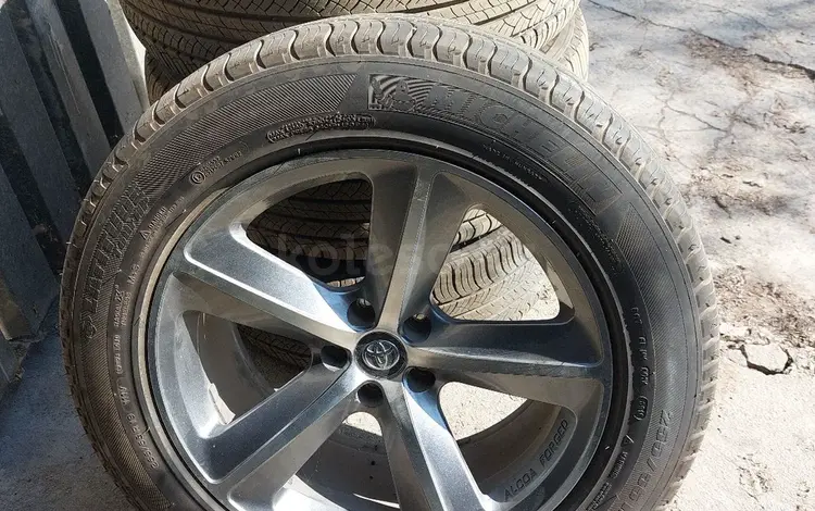 Колёса на Toyota Highlander. за 440 000 тг. в Алматы