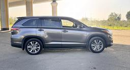 Toyota Highlander 2014 года за 14 800 000 тг. в Алматы – фото 5