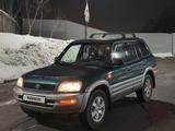 Toyota RAV4 1997 годаfor3 700 000 тг. в Алматы