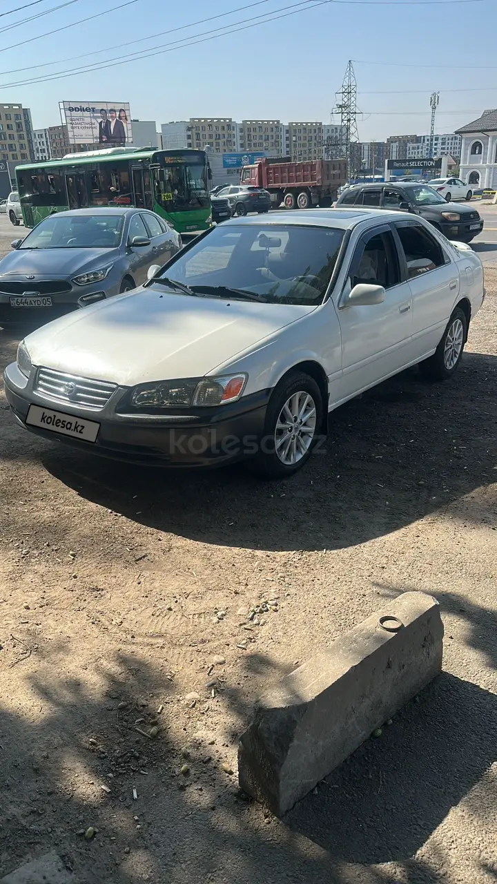 Toyota Camry, 2001