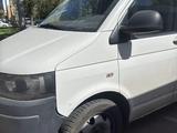 Volkswagen Transporter 2010 года за 5 500 000 тг. в Астана – фото 2