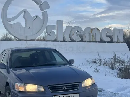 Toyota Camry 2000 года за 3 600 000 тг. в Усть-Каменогорск