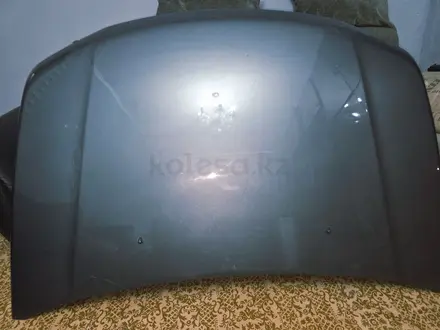 Капот на сузуки гранд витара 2007года за 30 000 тг. в Алматы