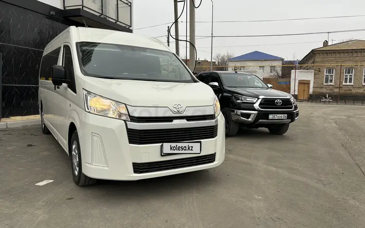 Toyota Hiace 2022 года за 25 000 000 тг. в Атырау