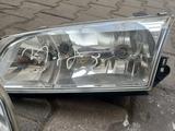 Фары (стекло) на Toyota Camry 25ка Американец за 35 000 тг. в Алматы – фото 3