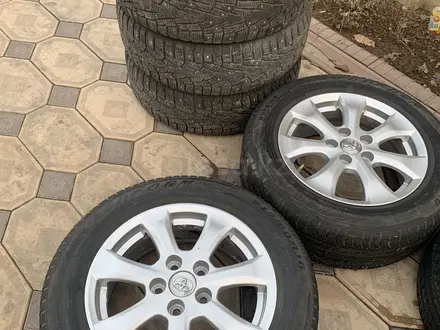 Диски р16 от тайота камри 45 зима + лето с шинами в комплект обмен за 185 000 тг. в Шымкент – фото 3