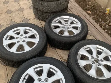 Диски р16 от тайота камри 45 зима + лето с шинами в комплект обмен за 185 000 тг. в Шымкент – фото 4
