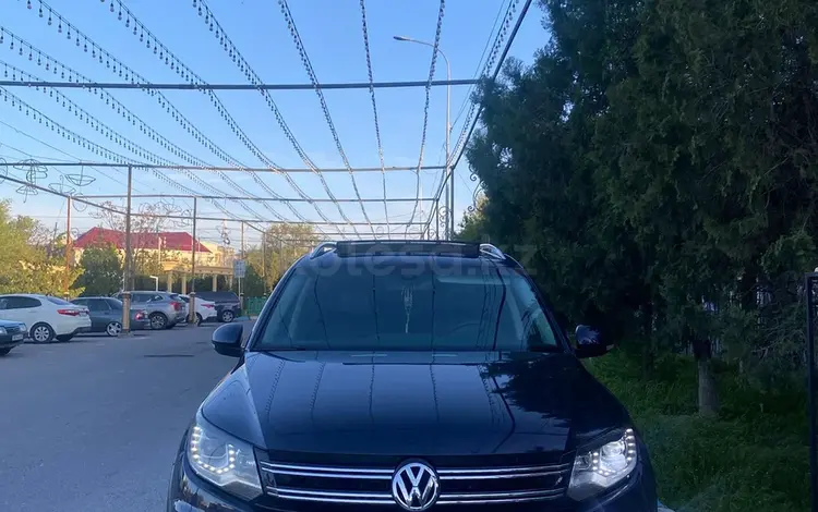 Volkswagen Tiguan 2015 года за 8 800 000 тг. в Шымкент