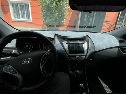 Hyundai Elantra 2013 года за 4 200 000 тг. в Атырау – фото 2