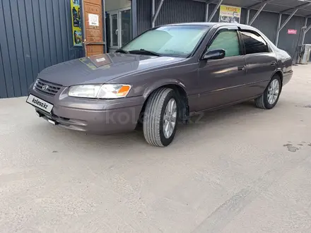 Toyota Camry 1998 года за 3 000 000 тг. в Астана