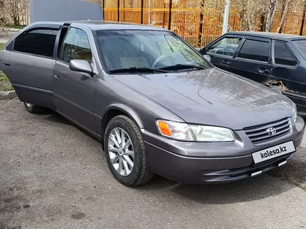 Toyota Camry 1998 года за 3 000 000 тг. в Астана – фото 5
