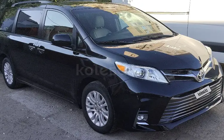 Toyota Sienna 2015 годаfor14 500 000 тг. в Уральск