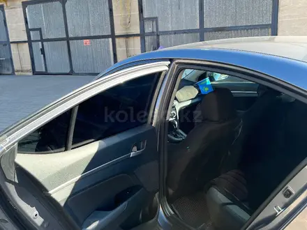 Hyundai Elantra 2018 года за 7 200 000 тг. в Актобе – фото 7