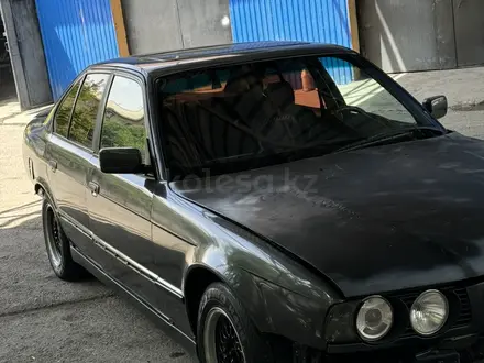BMW 520 1991 года за 1 100 000 тг. в Талдыкорган – фото 2