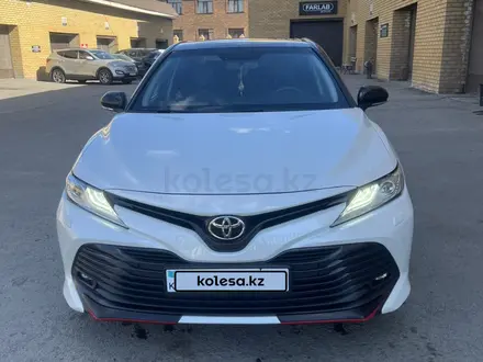 Toyota Camry 2020 года за 16 000 000 тг. в Семей