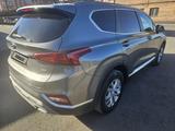 Hyundai Santa Fe 2020 годаfor10 500 000 тг. в Актобе – фото 4