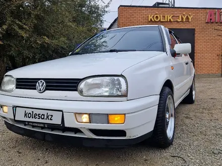 Volkswagen Golf 1993 года за 2 600 000 тг. в Актобе – фото 3