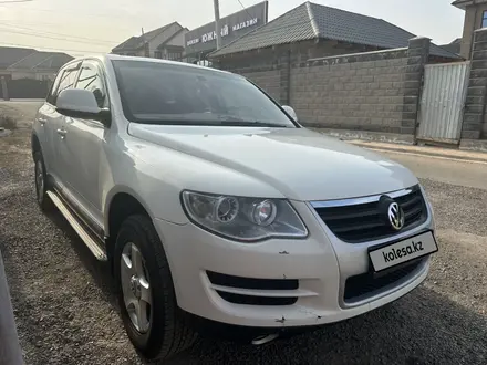 Volkswagen Touareg 2007 года за 5 800 000 тг. в Каскелен – фото 4