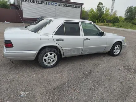 Mercedes-Benz E 250 1993 года за 2 000 000 тг. в Караганда